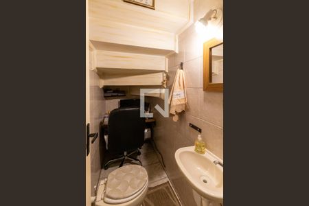 Casa à venda com 120m², 2 quartos e 1 vaga Casa à venda com 120m², 2 quartos e 1 vagaCyber Banheiro