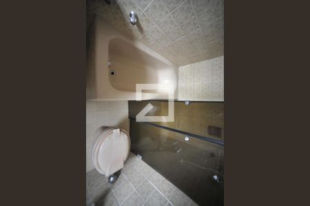 Casa à venda com 240m², 3 quartos e 3 vagasBanheiro da Suíte