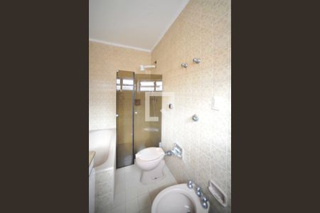 Casa à venda com 240m², 3 quartos e 3 vagasBanheiro da Suíte