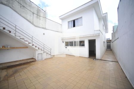 Casa à venda com 240m², 3 quartos e 3 vagasQuintal e Fachada posterior