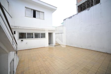Casa à venda com 240m², 3 quartos e 3 vagasQuintal e Fachada posterior