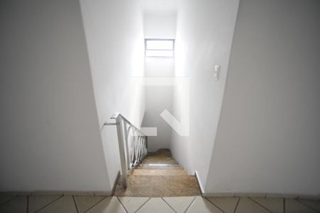 Casa à venda com 240m², 3 quartos e 3 vagasEscada