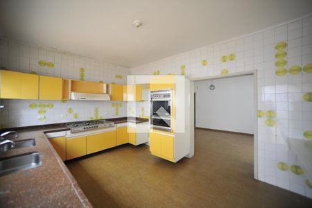 Casa à venda com 240m², 3 quartos e 3 vagasCozinha