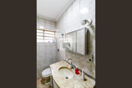 Casa à venda com 150m², 3 quartos e 2 vagasBanheiro