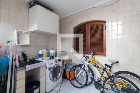 Casa à venda com 180m², 3 quartos e 4 vagas Casa à venda com 180m², 3 quartos e 4 vagasÁrea de serviço e quintal