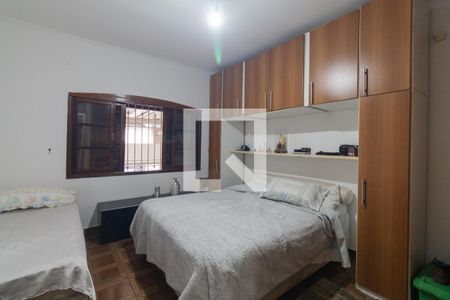 Casa à venda com 180m², 3 quartos e 4 vagas Casa à venda com 180m², 3 quartos e 4 vagasQuarto 1