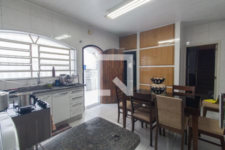 Casa à venda com 180m², 3 quartos e 4 vagas Casa à venda com 180m², 3 quartos e 4 vagasCozinha