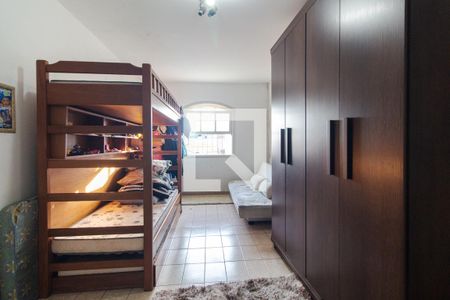 Casa à venda com 180m², 3 quartos e 4 vagas Casa à venda com 180m², 3 quartos e 4 vagasQuarto 3