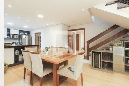 Casa à venda com 333m², 4 quartos e 5 vagas Casa à venda com 333m², 4 quartos e 5 vagasCozinha