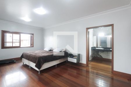 Casa à venda com 333m², 4 quartos e 5 vagas Casa à venda com 333m², 4 quartos e 5 vagasSuite 2
