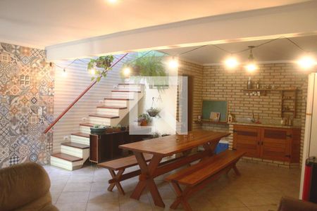 Casa à venda com 280m², 4 quartos e 2 vagasSala inferior - Churrasqueira