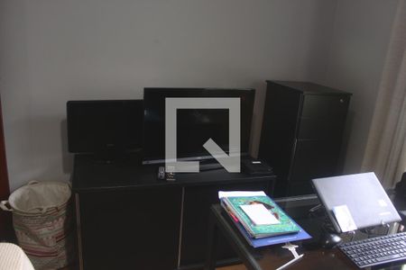 Casa à venda com 280m², 4 quartos e 2 vagasEscritório