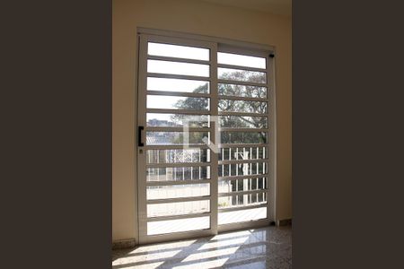 Casa à venda com 350m², 5 quartos e 2 vagasSala