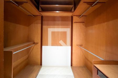 Apartamento à venda com 160m², 4 quartos e 3 vagasQuarto 4 - Closet