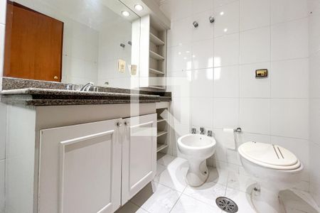 Apartamento à venda com 160m², 4 quartos e 3 vagasBanheiro do Quarto 4