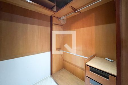 Apartamento à venda com 160m², 4 quartos e 3 vagasQuarto 4 - Closet