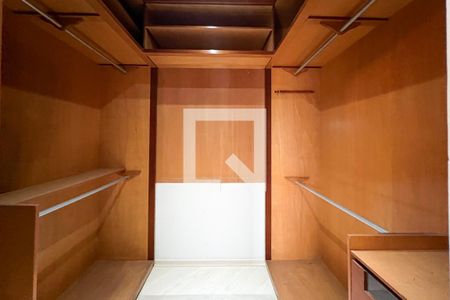 Apartamento à venda com 160m², 4 quartos e 3 vagasQuarto 4 - Closet