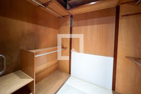 Apartamento à venda com 160m², 4 quartos e 3 vagasQuarto 4 - Closet