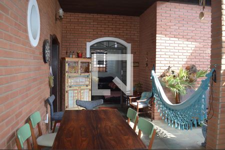 Casa à venda com 258m², 3 quartos e 4 vagasÁrea de luz integrada