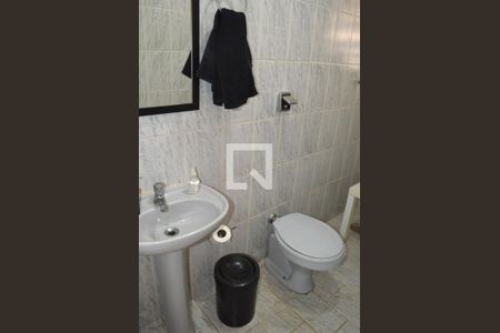 Casa à venda com 258m², 3 quartos e 4 vagasBanheiro escritório