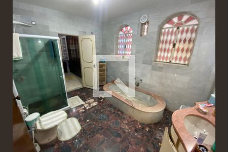 Casa à venda com 300m², 4 quartos e 2 vagas Casa à venda com 300m², 4 quartos e 2 vagasBanheiro do Quarto 3