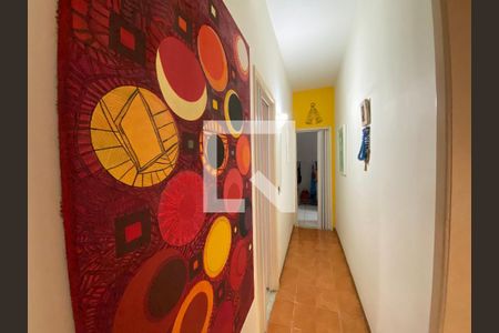 Casa à venda com 300m², 4 quartos e 2 vagas Casa à venda com 300m², 4 quartos e 2 vagasCorredor