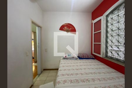 Casa à venda com 300m², 4 quartos e 2 vagas Casa à venda com 300m², 4 quartos e 2 vagasQuarto 2