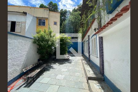 Casa à venda com 300m², 4 quartos e 2 vagas Casa à venda com 300m², 4 quartos e 2 vagasQuintal