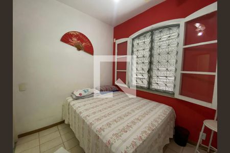 Casa à venda com 300m², 4 quartos e 2 vagas Casa à venda com 300m², 4 quartos e 2 vagasQuarto 2