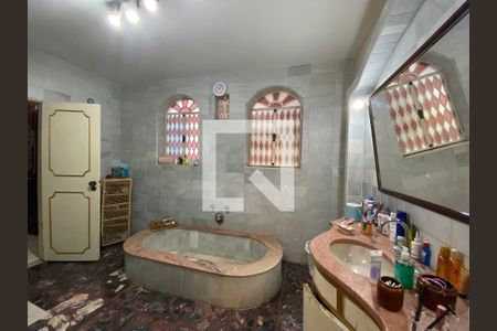 Casa à venda com 300m², 4 quartos e 2 vagas Casa à venda com 300m², 4 quartos e 2 vagasBanheiro do Quarto 3