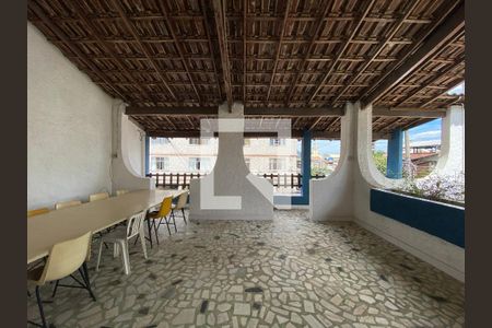 Casa à venda com 300m², 4 quartos e 2 vagas Casa à venda com 300m², 4 quartos e 2 vagasTerraço