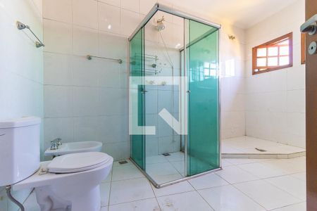 Casa à venda com 289m², 4 quartos e 2 vagasBanheiro da suíte 1