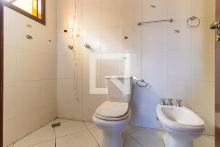 Casa à venda com 289m², 4 quartos e 2 vagasBanheiro da suíte 2