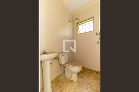 Casa à venda com 289m², 4 quartos e 2 vagasBanheiro da edícula