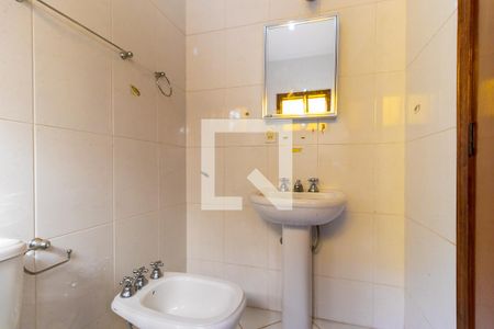 Casa à venda com 289m², 4 quartos e 2 vagasBanheiro da suíte 2