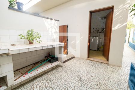 Casa à venda com 223m², 3 quartos e 4 vagas