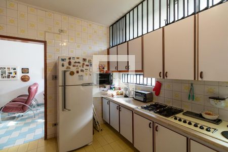 Casa à venda com 223m², 3 quartos e 4 vagas