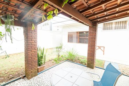Casa à venda com 223m², 3 quartos e 4 vagas