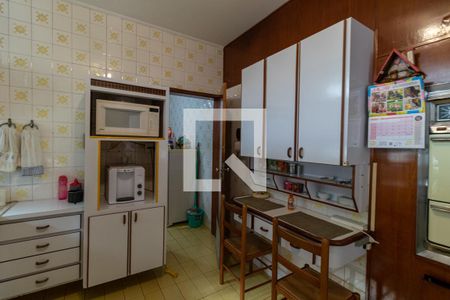 Casa à venda com 223m², 3 quartos e 4 vagas