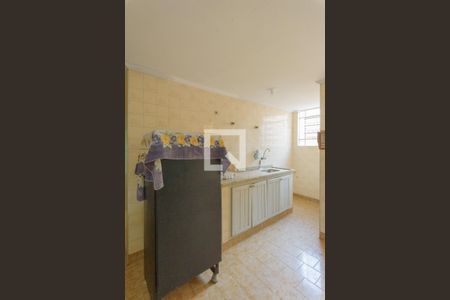 Casa à venda com 250m², 4 quartos e 2 vagas Casa à venda com 250m², 4 quartos e 2 vagasCozinha