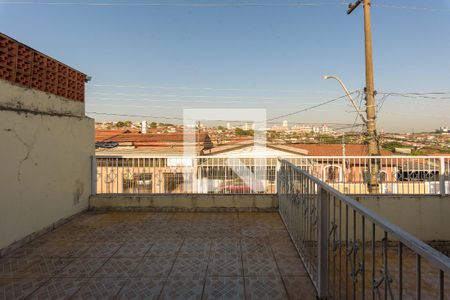 Casa à venda com 250m², 4 quartos e 2 vagas Casa à venda com 250m², 4 quartos e 2 vagasVaranda