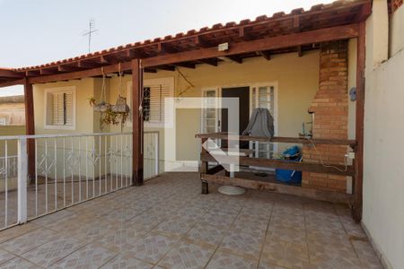 Casa à venda com 250m², 4 quartos e 2 vagas Casa à venda com 250m², 4 quartos e 2 vagasChurrasqueira