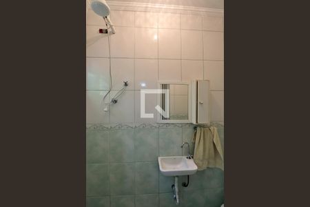 Casa à venda com 196m², 3 quartos e 5 vagasEdícula - Banheiro