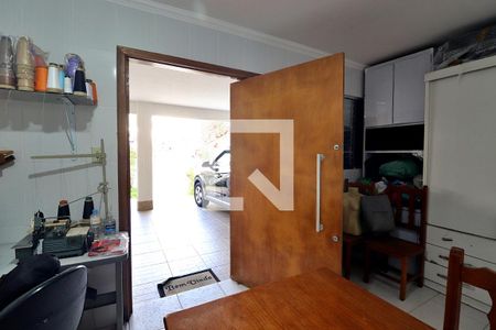 Casa à venda com 196m², 3 quartos e 5 vagasCômodo extra - Garagem