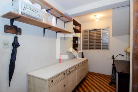 Casa à venda com 350m², 3 quartos e 3 vagasQuarto de Serviço