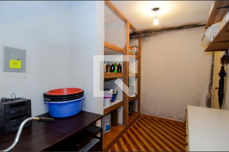 Casa à venda com 350m², 3 quartos e 3 vagasQuarto de Serviço