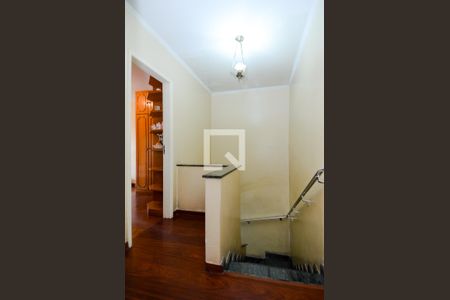 Casa à venda com 350m², 3 quartos e 3 vagasEscada Sala/Quartos