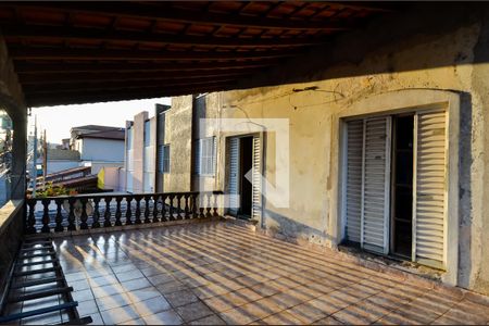 Casa à venda com 350m², 3 quartos e 3 vagasVaranda dos Quarto 2 e 3 