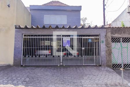 Casa à venda com 173m², 3 quartos e 2 vagas Casa à venda com 173m², 3 quartos e 2 vagasFachada