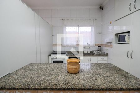 Casa à venda com 160m², 3 quartos e 3 vagas Casa à venda com 160m², 3 quartos e 3 vagasCozinha